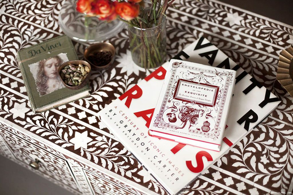 Books vase photo