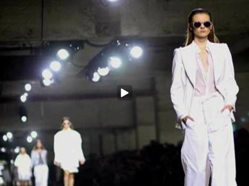 <!--:en-->From the Front Row... <BR><em>Dries Van Noten</em><!--:--><!--:fr-->From the Front Row... <BR><em>Dries Van Noten</em><!--:-->